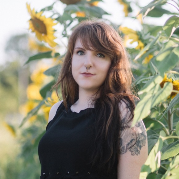 Meet your Posher, Mara - Picture 1 of 1